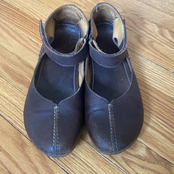 Brown Italian Leather Mary Jane shoes - Picture 3 of 3